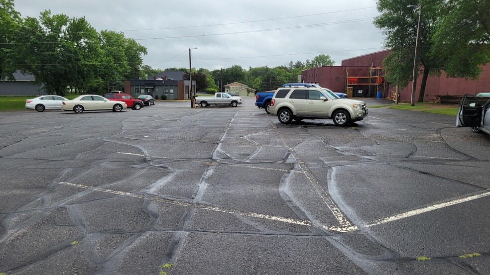 More Photos Of 506 James St, Brainerd Warehouse For Lease