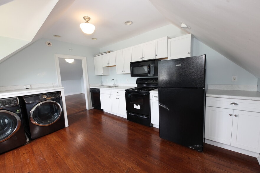 More Photos Of 12 Lotus Ave, Chester Specialty For Sale