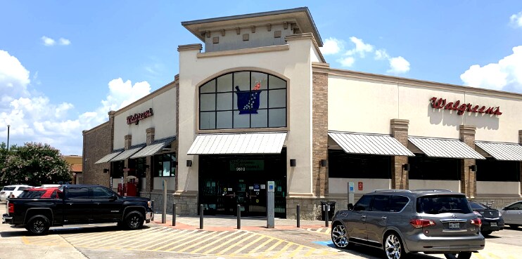 More Photos Of 9510 N Sam Houston Pky E, Humble Drugstore For Sale