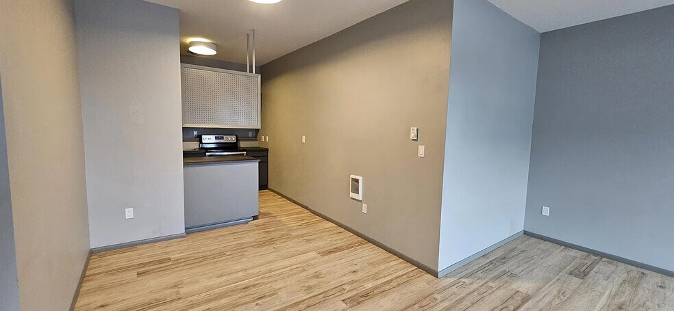 More Photos Of 1313 Hewitt Ave, Everett Storefront Retail Residential For Sale