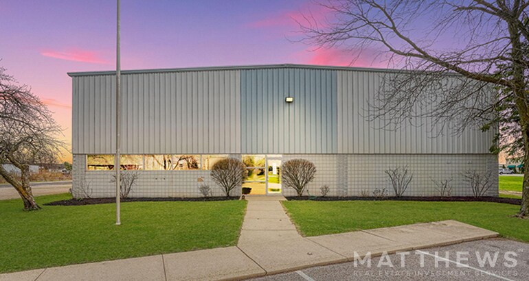 More Photos Of 7670 S Fishel Dr, Dublin Warehouse For Sale