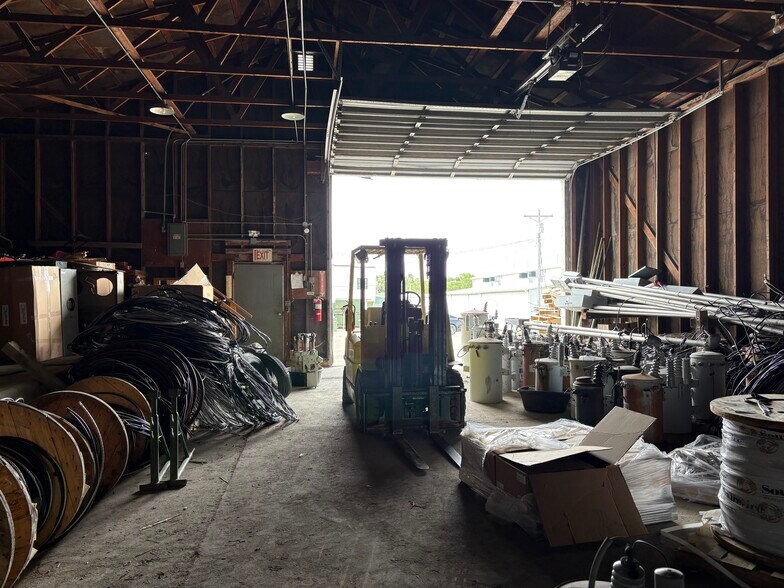 More Photos Of 415 Broad Ave, Stanton Industrial For Sale
