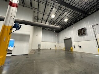 More Photos Of 4401 E Hefner Rd, Oklahoma City Distribution For Sale