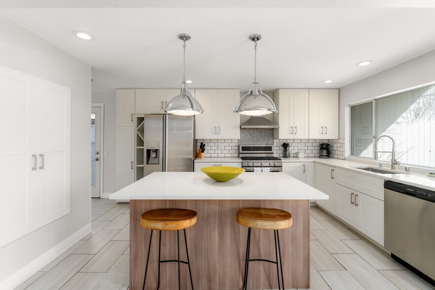 More Photos Of 1920 Beryl St, San Diego Specialty For Sale