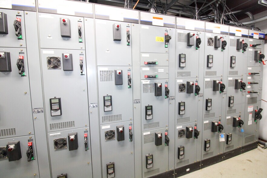 More Photos Of 5640 44th Ave S, Clinton Industrial For Sale