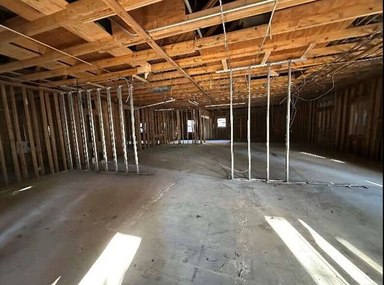 More Photos Of 9 All Souls Cres, Asheville Office For Sale