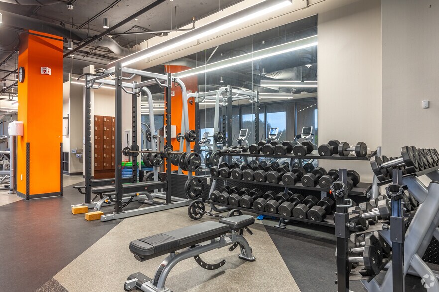 More Photos Of 5615 Highpoint Dr, Irving Office For Sale