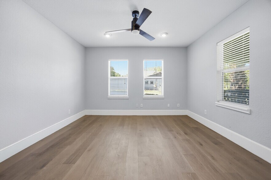 More Photos Of 527 NE 8th Ave, Ocala Office Residential For Sale