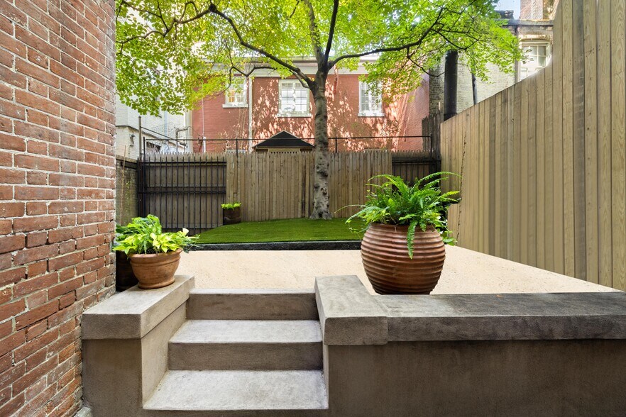 More Photos Of 26 Washington Sq N, New York Apartments For Sale