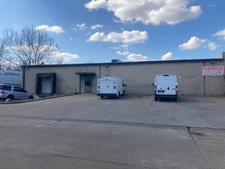 More Photos Of 7800 Morganford Rd, Saint Louis Freestanding For Sale