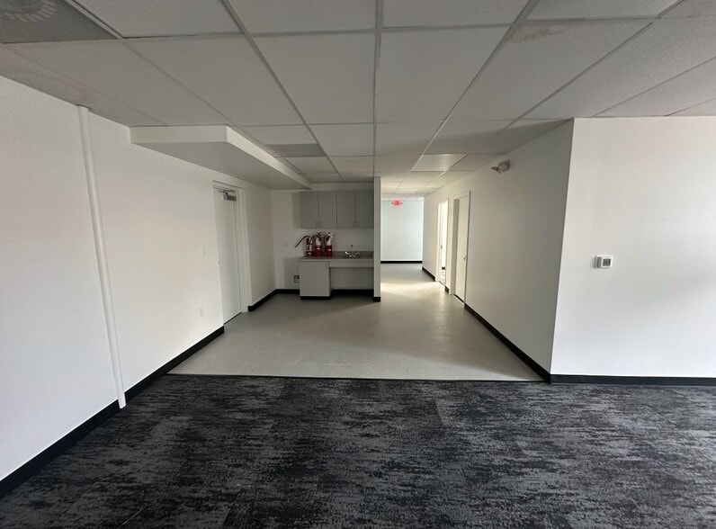 More Photos Of 6015 Murphy St, Houston Warehouse For Sale