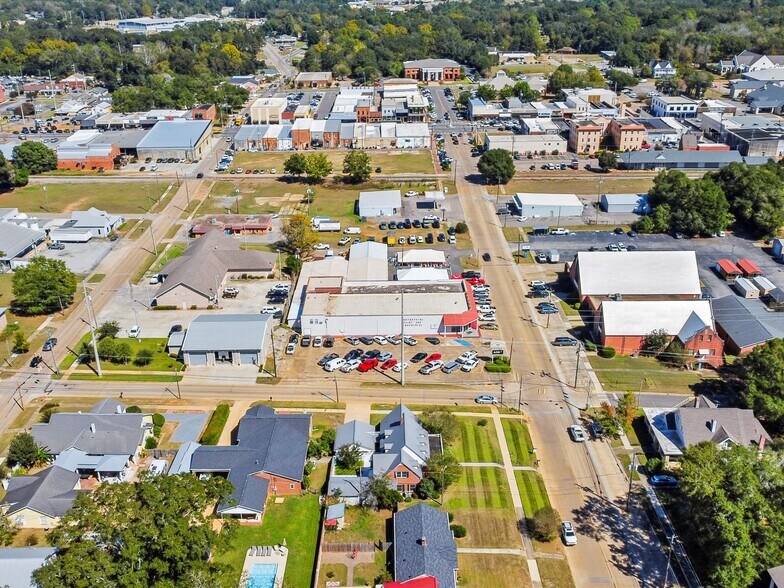 More Photos Of 302 W College St, Enterprise Flex For Sale