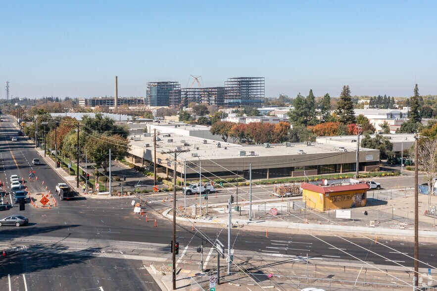 More Photos Of 1103 N B St, Sacramento Flex For Lease