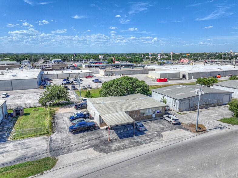 More Photos Of 242 Trade Center Dr, New Braunfels Warehouse For Lease