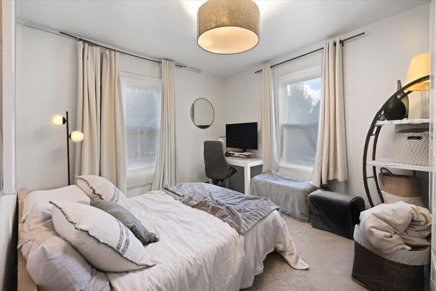 More Photos Of 201 16th St, Union City Storefront Retail Residential For Sale