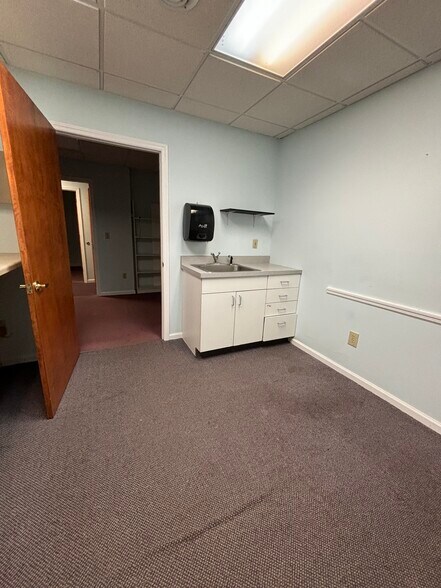 More Photos Of 1789 Us-9, Clifton Park Storefront Retail Office For Lease
