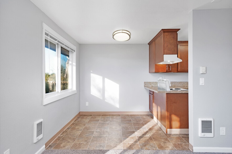 More Photos Of 13455 SE Oatfield Rd, Milwaukie Apartments For Sale