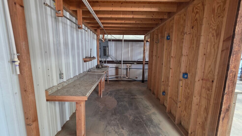 More Photos Of 5904 N County Road 1150, Midland Industrial For Lease