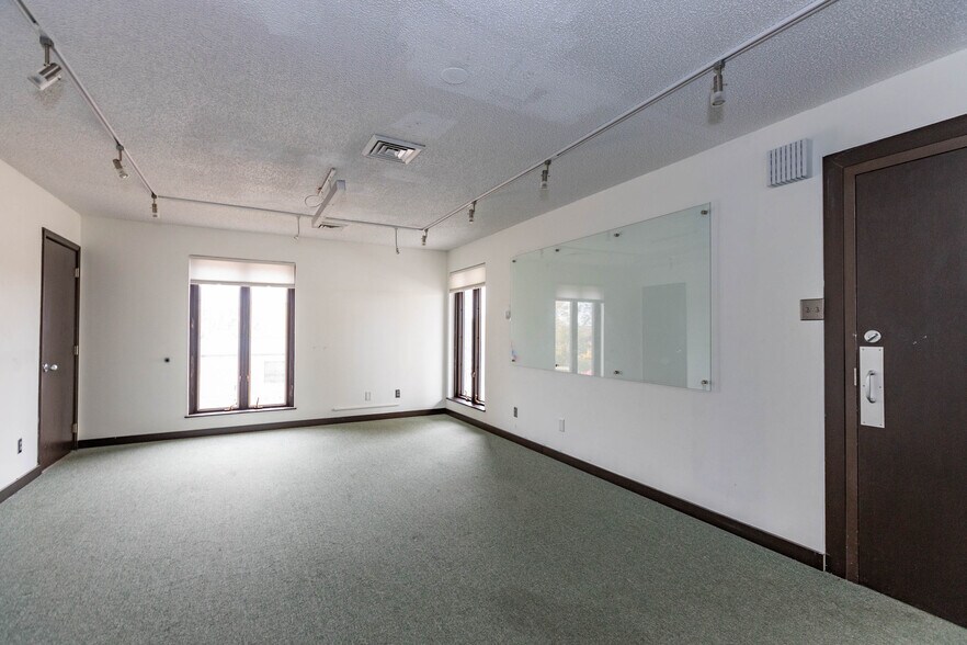 More Photos Of 2801 Claflin Rd, Manhattan Office For Lease