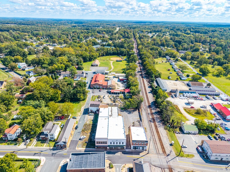 More Photos Of 1850 Church St, Appomattox Bar For Sale