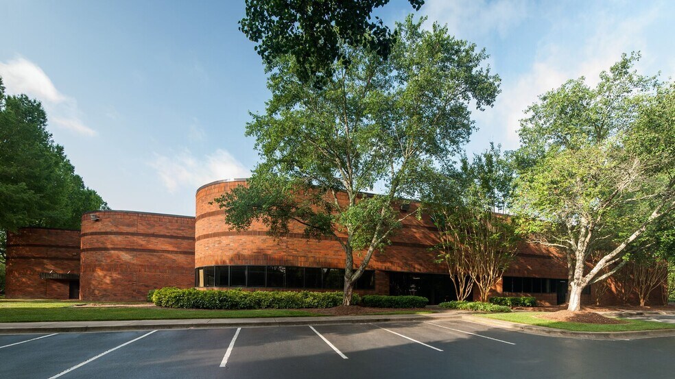 More Photos Of 210 The Bluffs, Austell Unknown For Lease