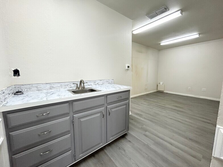 More Photos Of 440 S Hillcrest Dr, Sulphur Springs Medical For Sale