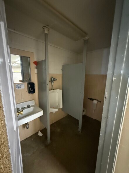 More Photos Of 2960 W Enon Rd, Xenia Flex For Lease