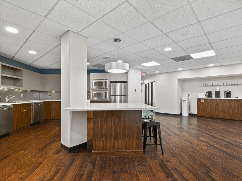 More Photos Of 888 Worcester St, Wellesley Office For Lease
