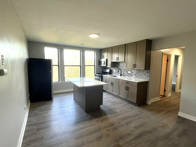 More Photos Of 4034 S Prairie Ave, Chicago Apartments For Sale