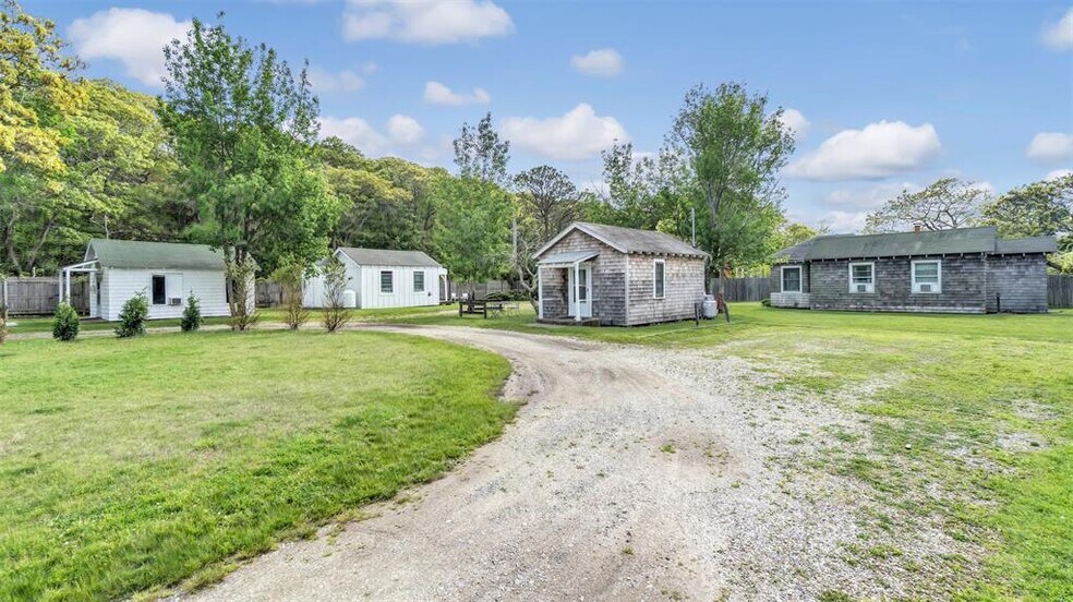 More Photos Of 18 N Shore Rd, Montauk Apartments For Sale