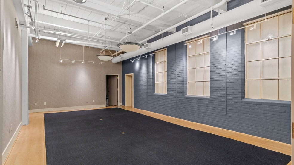 More Photos Of 514 Dabney Rd, Henderson Office For Lease