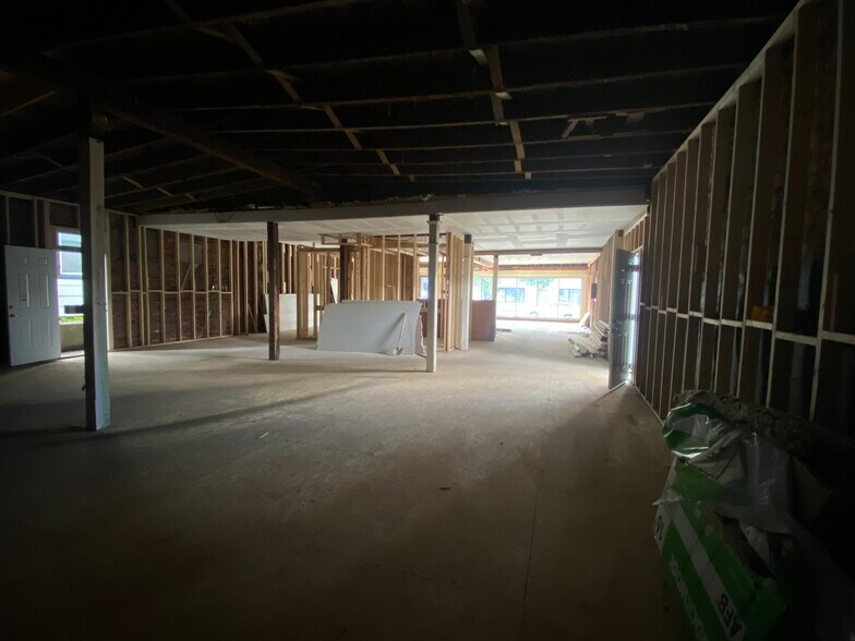 More Photos Of 6905 Belair Rd, Baltimore Office Residential For Lease