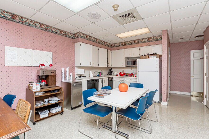 More Photos Of 8425 Cumberland Pl, Baton Rouge Medical For Lease