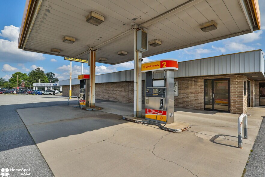 More Photos Of 2133 W Union Blvd, Bethlehem Freestanding For Lease