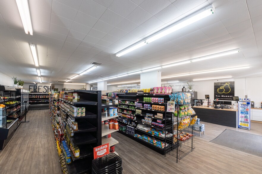 More Photos Of 205 Main St, Louisville Storefront For Sale