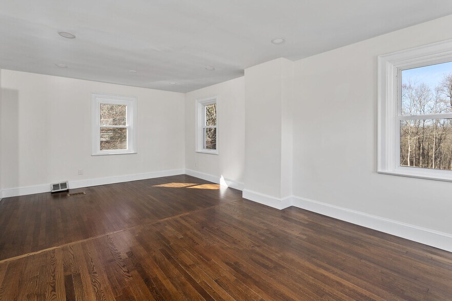 More Photos Of 1060 US Highway 206, Bordentown Medical For Sale