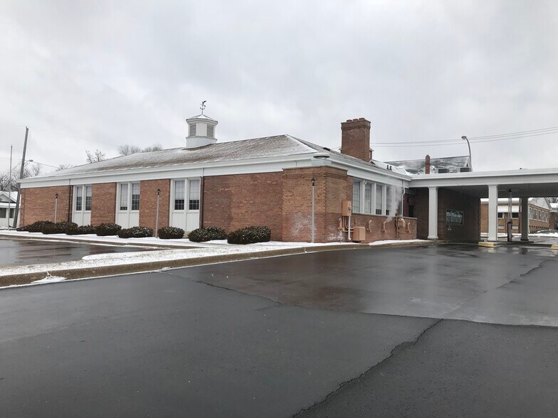 More Photos Of 770 E Mount Morris St, Mount Morris Bank For Lease