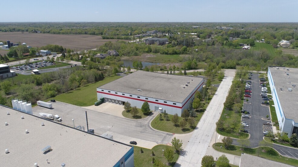 More Photos Of 5705 Centerpoint Ct, Gurnee Warehouse For Lease