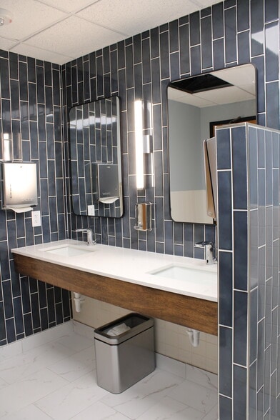 More Photos Of 3570 Lexington Ave N, Shoreview Office For Sale