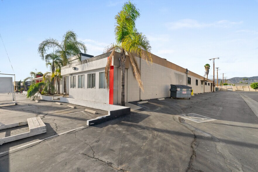 More Photos Of 575-577 E Edna Pl, Covina Warehouse For Lease