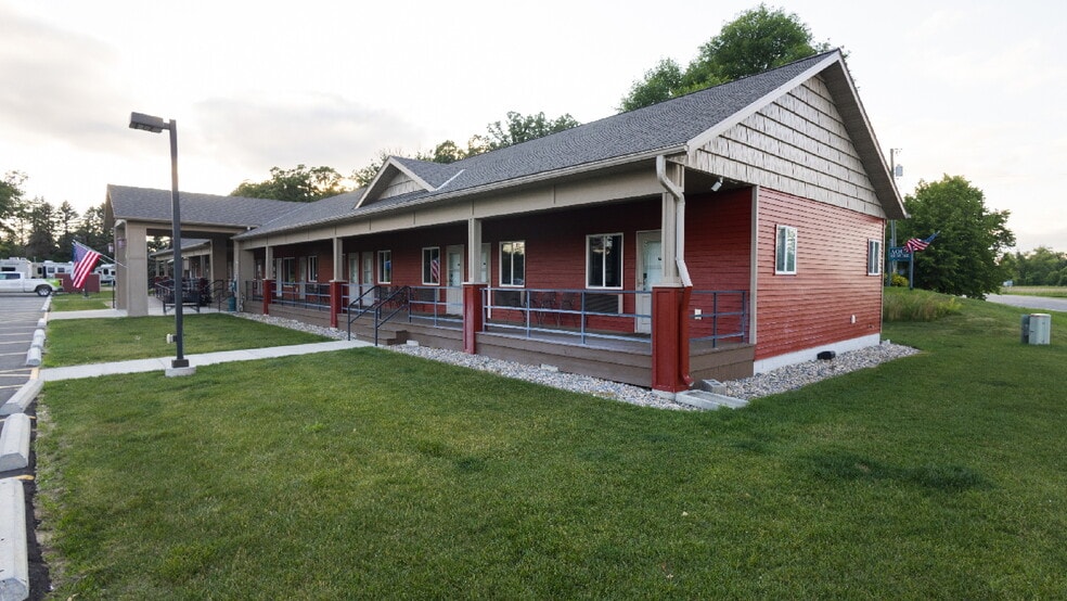 More Photos Of 102 Glenhaven Dr, Battle Lake Hospitality For Sale