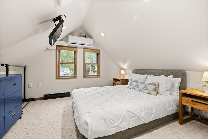 More Photos Of 122 W Main St, Aspen Office Residential For Sale