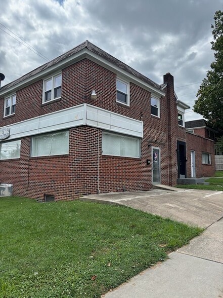 Primary Photo Of 802 Wabank St, Lancaster Flex For Lease