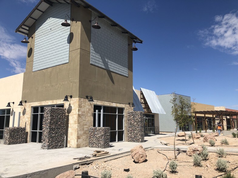 More Photos Of 1571 N Resler Dr, El Paso Unknown For Lease