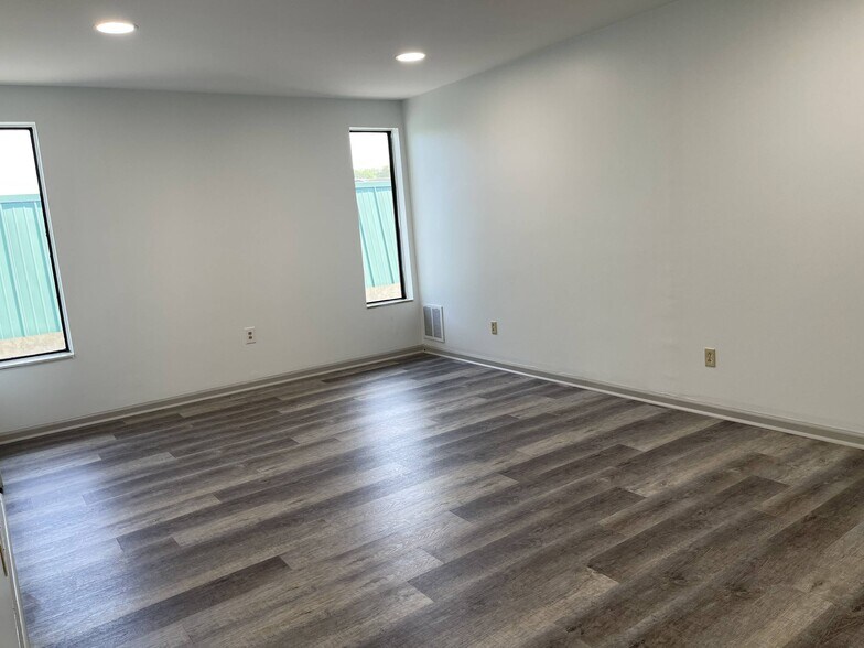 More Photos Of 1009 Keith St NW, Cleveland Office For Lease