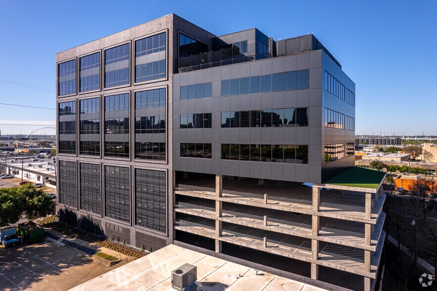More Photos Of 1333 Oak Lawn Ave, Dallas Office For Lease