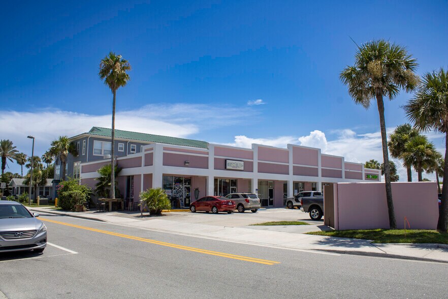 More Photos Of 204-216 S 3rd Ave, Jacksonville Beach General Retail For Lease