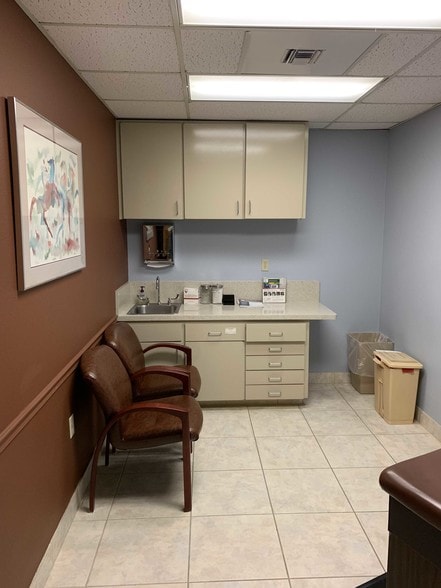 More Photos Of 9430 Turkey Lake Rd, Orlando Medical For Sale