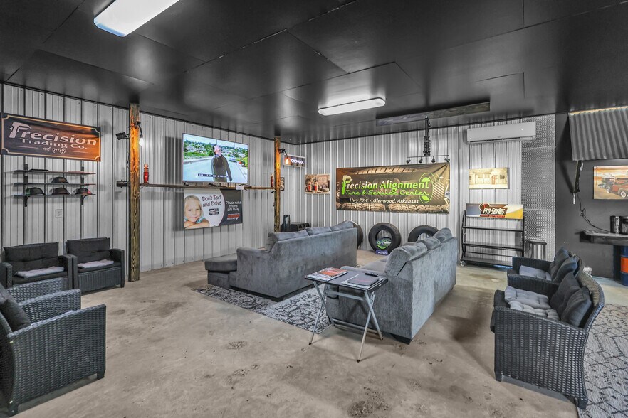 More Photos Of 101 Caney Pl, Glenwood Auto Repair For Sale