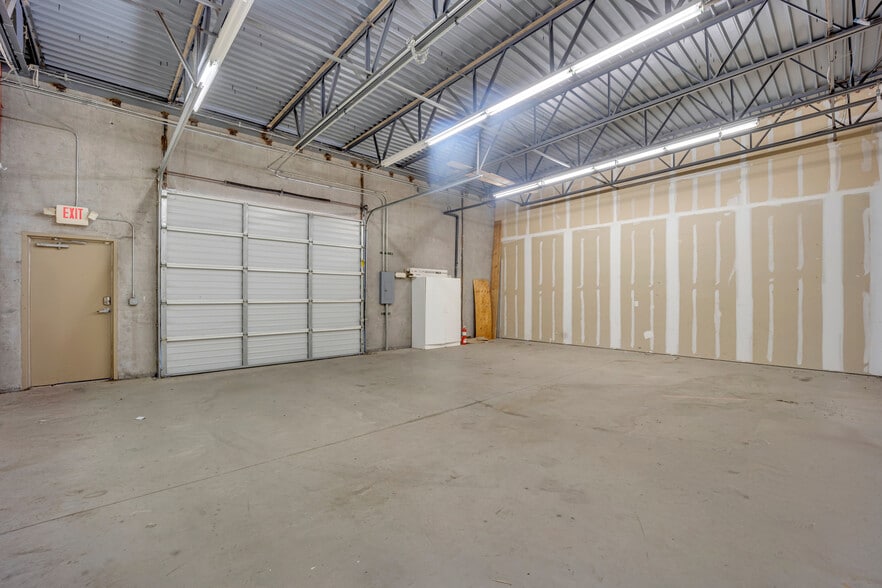 More Photos Of 1804 Owen Ct, Mansfield Light Distribution For Lease